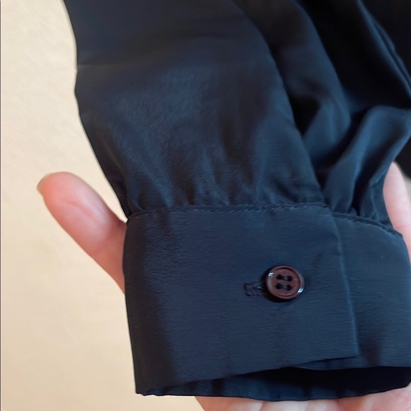 Elegant Black Blouse - Picture 8 of 9